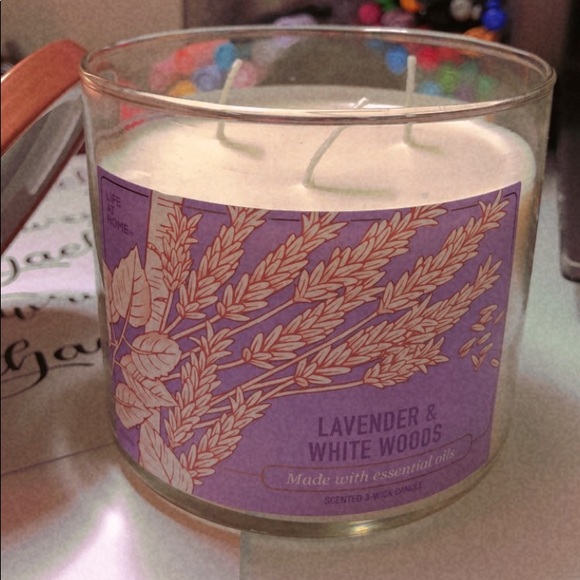 Lavender essential oils candle - Picture 2 of 2
